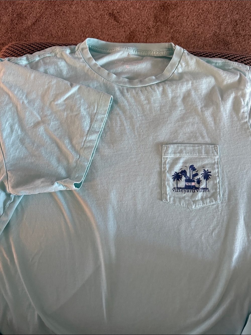Vineyard Vines Men’s Light Aqua Pocket Tee with Navy Palm Logo